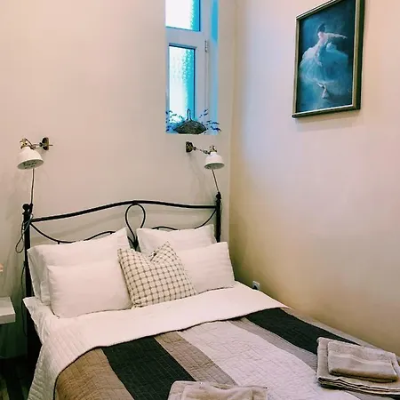 Western Breeze * Budapest
